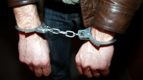 Autorităţile din Olanda cer extrădarea unui orădean de 25 de ani, urmărit internaţional pentru trafic de persoane